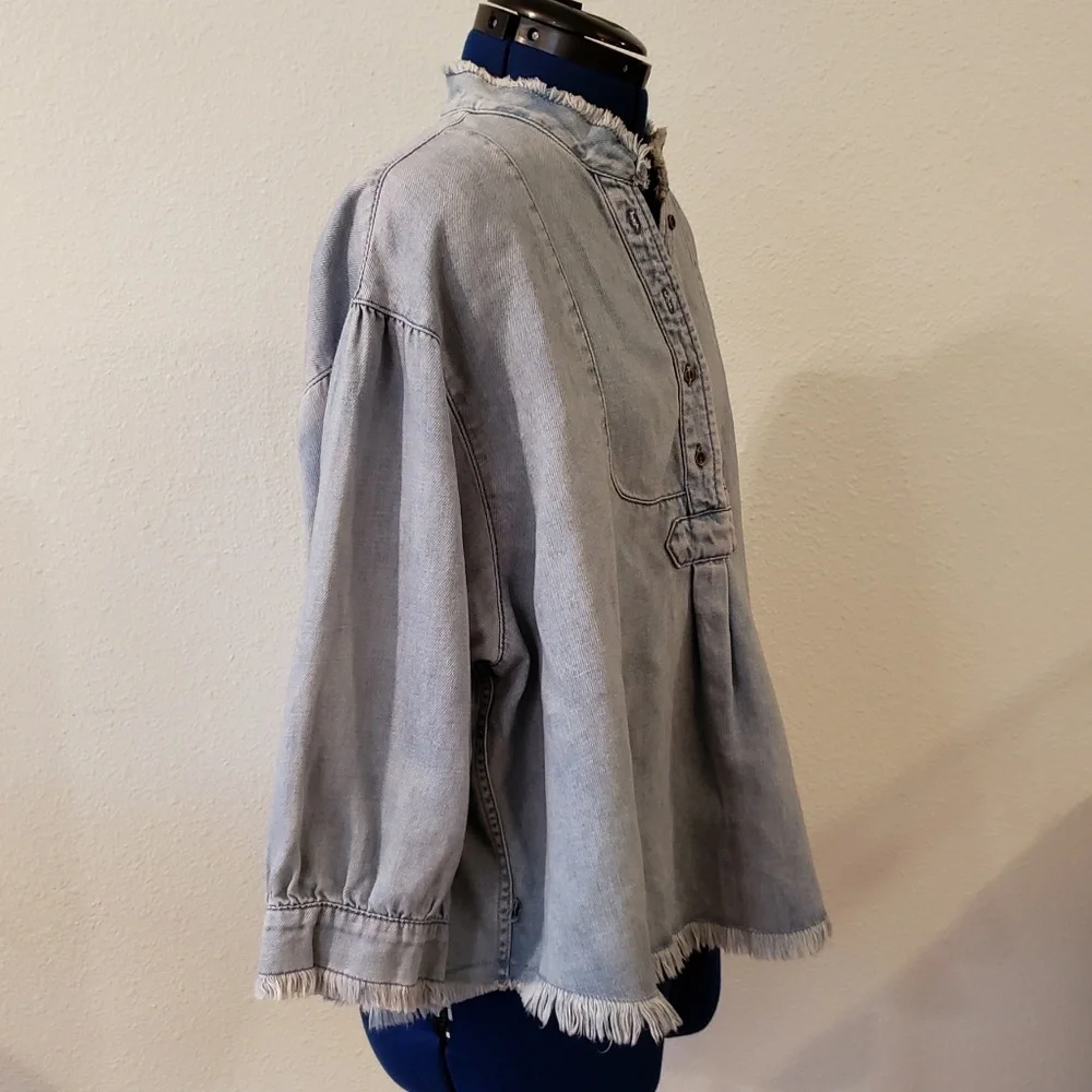 Anthro Holding Horses top - Picture 4 of 8